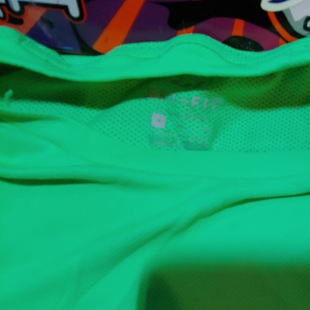 Nike - Picture 3 of 4